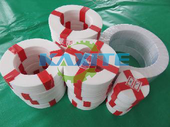 PTFE Gasket e hlophisitsoeng ke bareki ba Vitemnam, e lokiselitsoe feela, mme e eme e emetsoe
